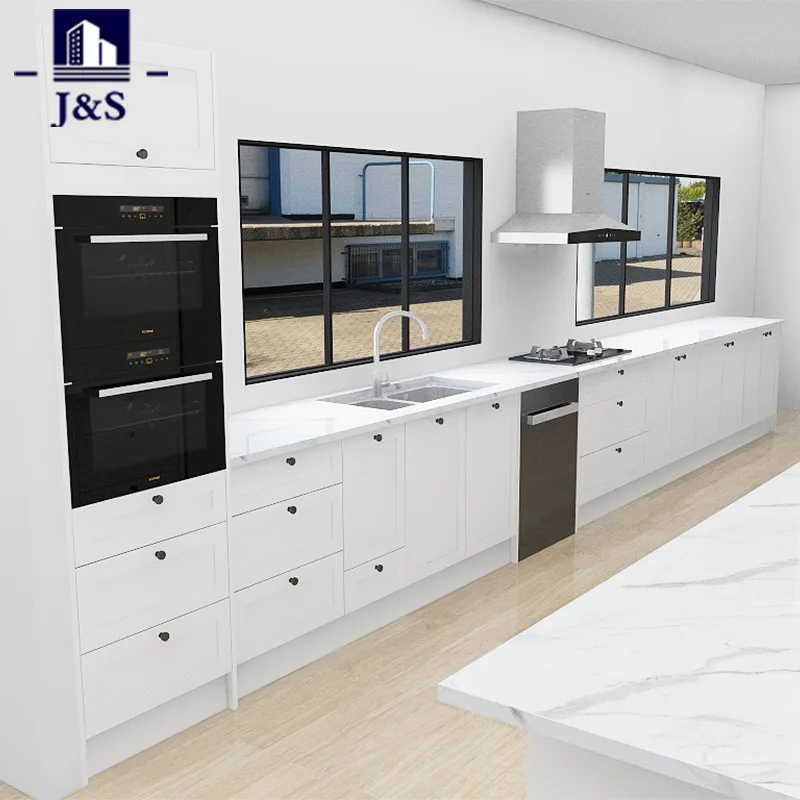 Cozinha Shaker Branca com Ilha de Mármore
